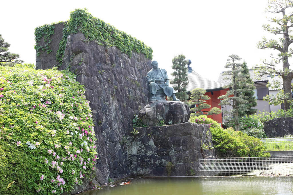 梅蔭禅寺にある、次郎長像